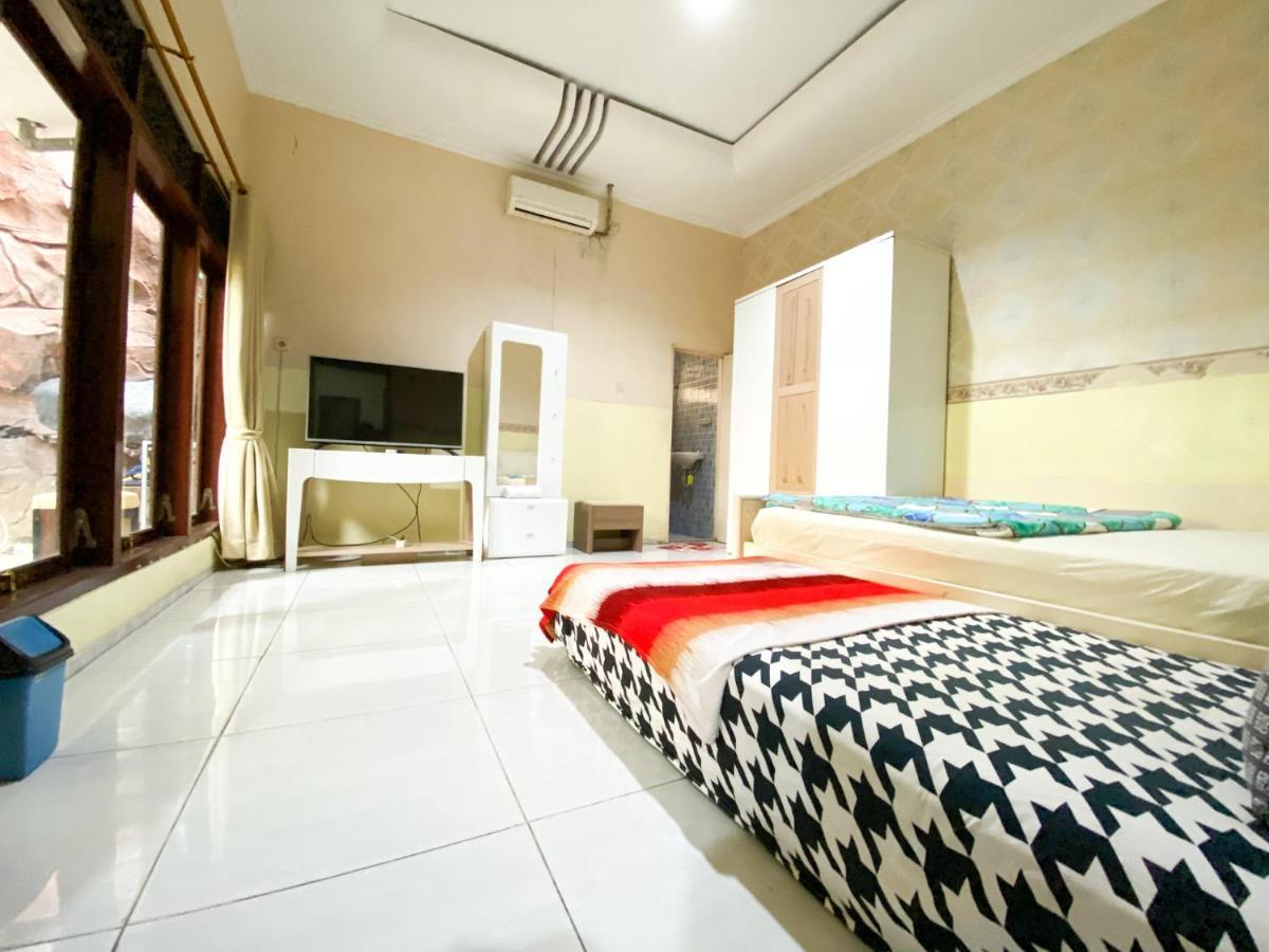Homey Guesthouse Near Sby Zoo Syariah 수라바야 외부 사진