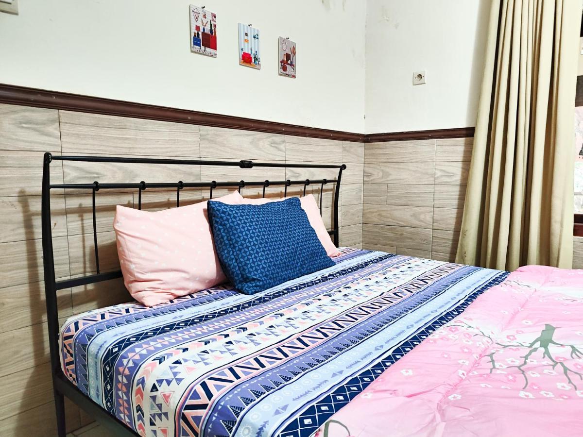 Homey Guesthouse Near Sby Zoo Syariah 수라바야 외부 사진